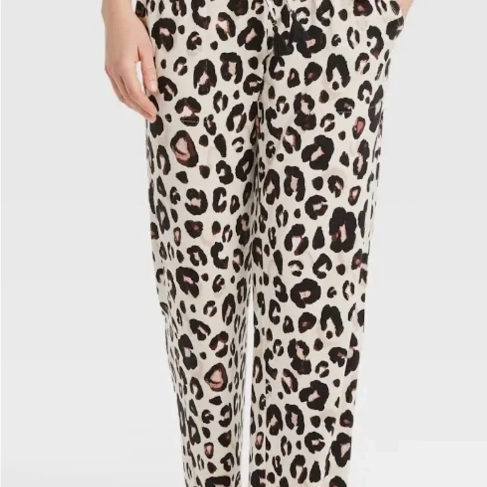 XXL Lounge Bottoms Leopard Print Pants - Picture 3 of 6